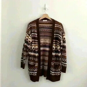 Women’s cardigan with Aztec pattern